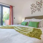 Semesterbostad Shanti, A Luxurious And Modern Surrounded By Nature *