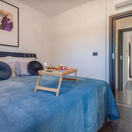 Shanti, A Luxurious And Modern Surrounded By Nature