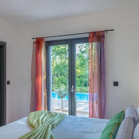 Shanti, A Luxurious And Modern Surrounded By Nature