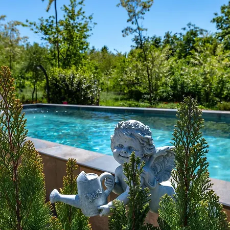 Shanti, A Luxurious And Modern Surrounded By Nature 度假居 Santalezi