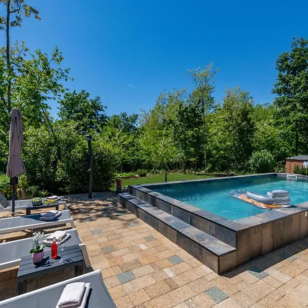 Shanti, A Luxurious And Modern Surrounded By Nature 度假居 Santalezi